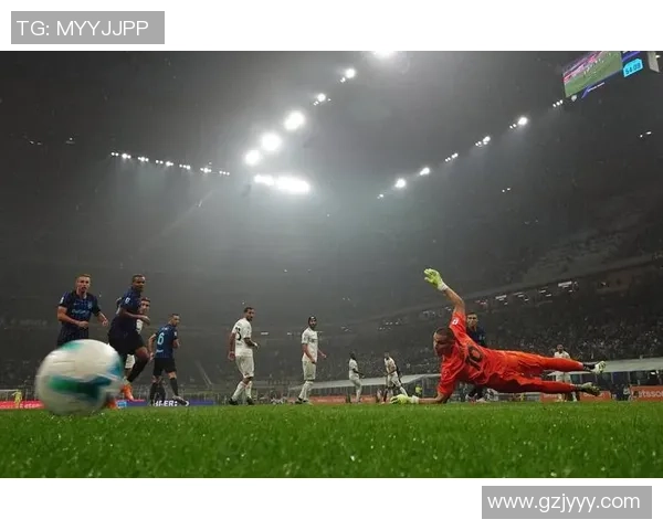 体育记者深入采访足球明星揭秘他们的训练生活与比赛心路历程